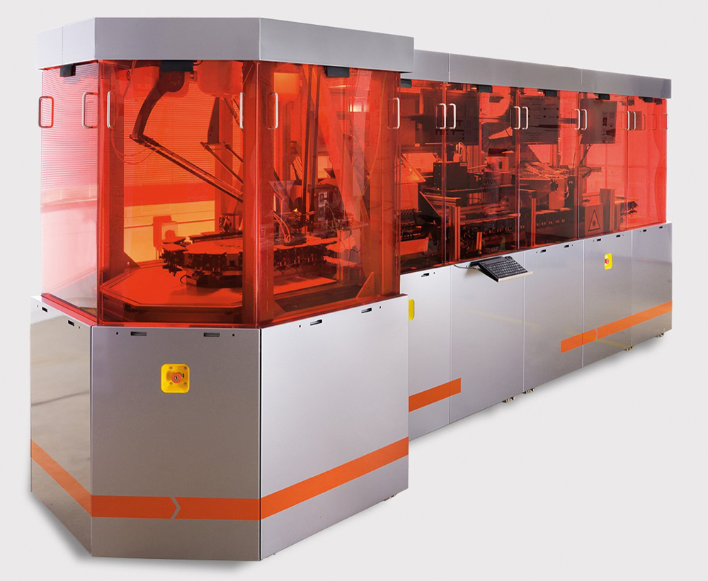 Рис. 8. Применение лазерного сканирования для оценки точности 3D-печати в концептуальном 3D-принтере TNO Print Valley Hyproline: а) общий вид 3D-принтера;