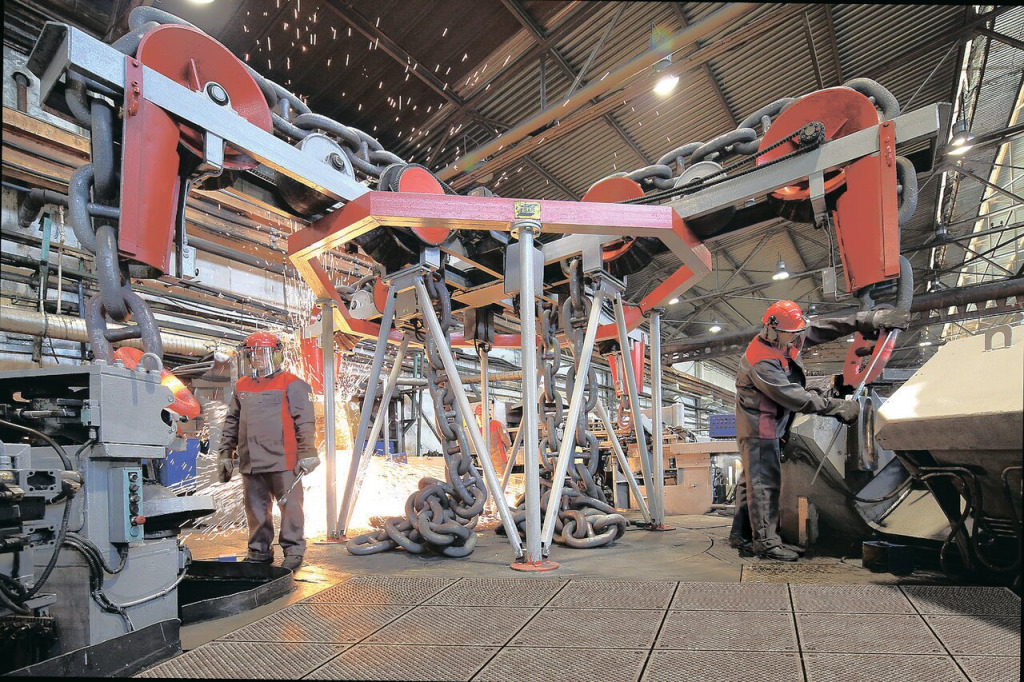 Автомат Esab для выпуска цепей большого калибра / Фото: АО "Завод Красный Якорь"