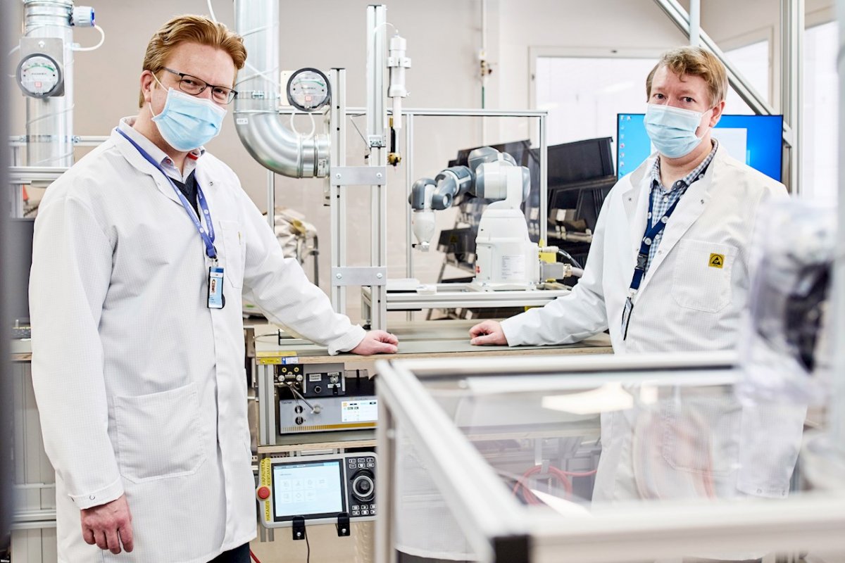 Однорукий кобот YuMi ускоряет сборку прототипов в GE Healthcare