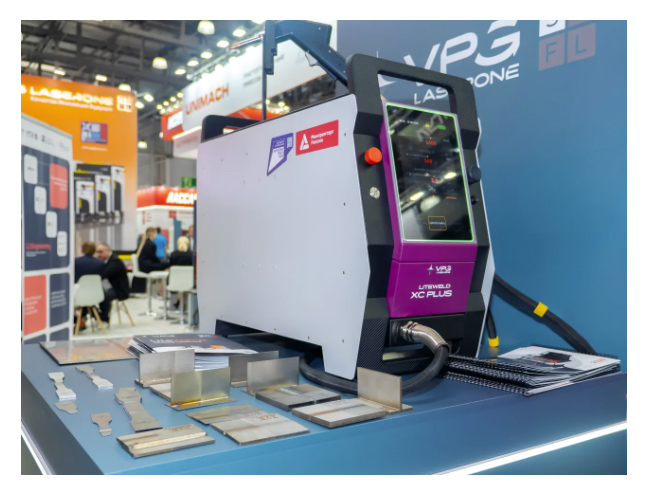 Обновленная версия аппарата ручной лазерной сварки LiteWELD XC Plus ‣ VPG LaserONE (ex. НТО «ИРЭ-Полюс») Обновленная версия аппарата ручной лазерной сварки LiteWELD XC Plus